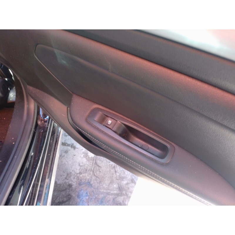 Recambio de mando elevalunas trasero derecho para renault megane iv sport tourer (k9a/m/n_) 1.3 tce 140 (k9nb) referencia OEM IA