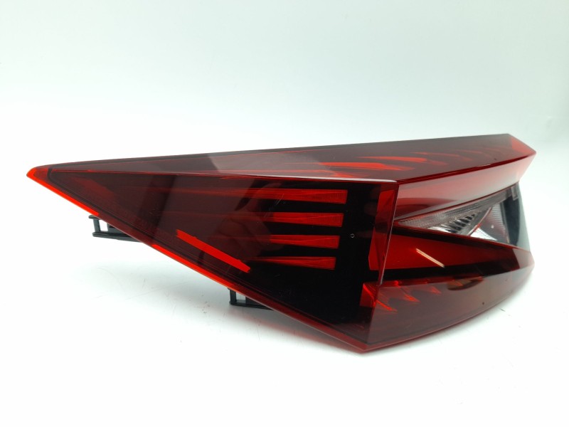 Recambio de piloto trasero izquierdo para skoda enyaq iv suv (5az) 80x 4x4 referencia OEM IAM 5LA945207A  