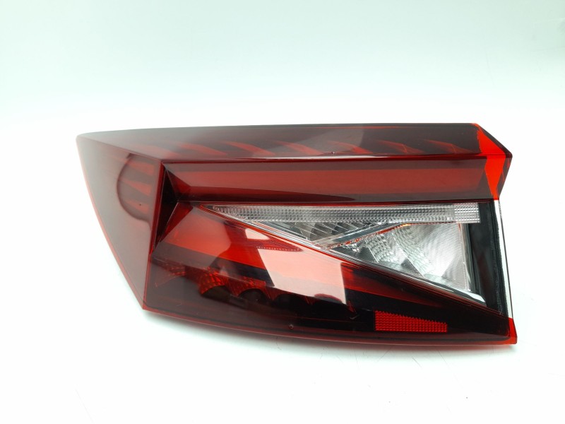 Recambio de piloto trasero izquierdo para skoda enyaq iv suv (5az) 80x 4x4 referencia OEM IAM 5LA945207A  