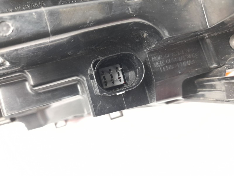 Recambio de piloto trasero izquierdo para skoda enyaq iv suv (5az) 80x 4x4 referencia OEM IAM 5LA945207A  