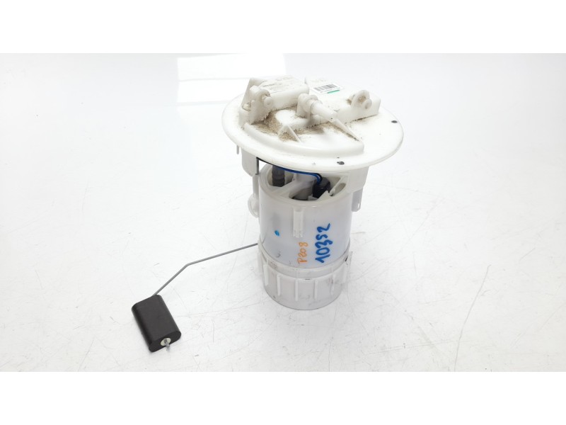 Recambio de bomba combustible para peugeot 208 1.2 16v vti referencia OEM IAM 9674466680  