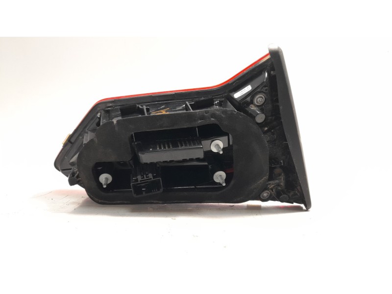 Recambio de piloto trasero derecho interior para volkswagen t-roc advance referencia OEM IAM   