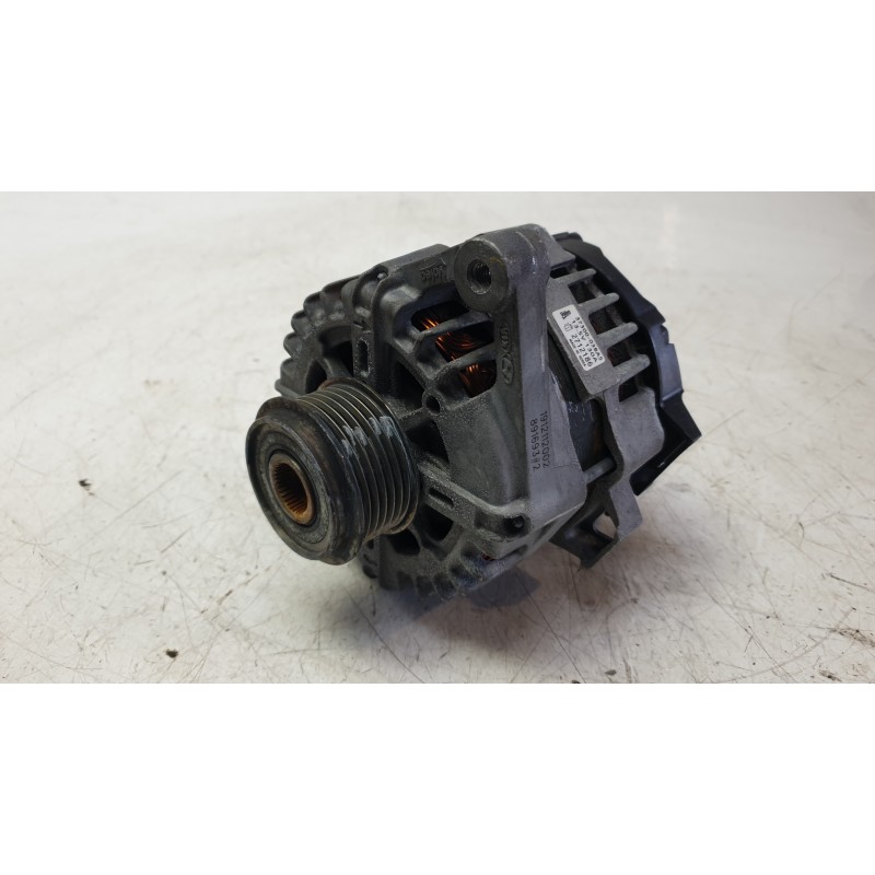 Recambio de alternador para kia rio iv (yb, sc, fb) 1.25 referencia OEM IAM 3730003BA5  VALEO