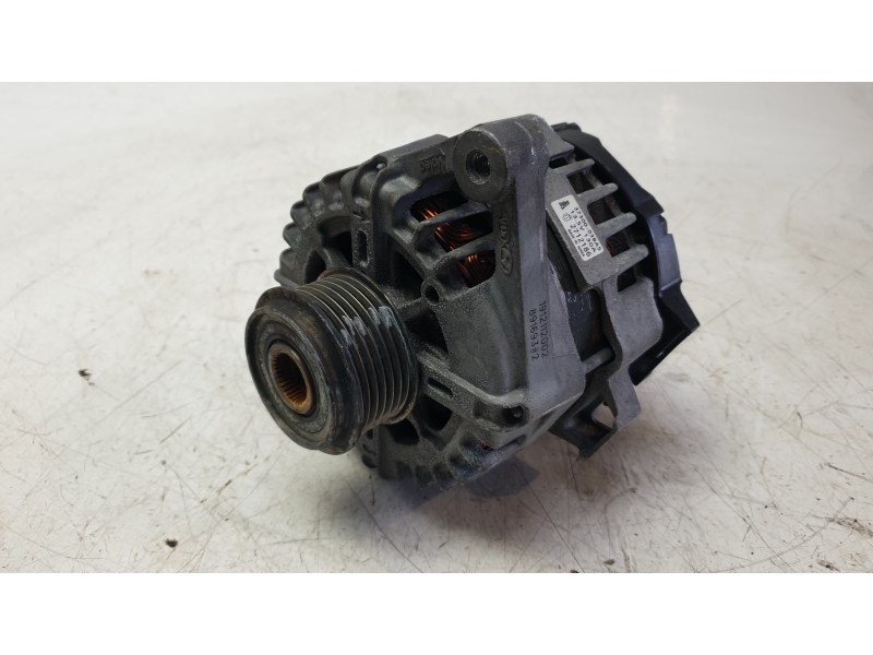 Recambio de alternador para kia rio iv (yb, sc, fb) 1.25 referencia OEM IAM 3730003BA5  VALEO