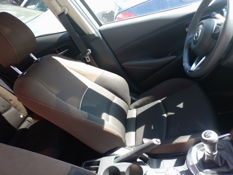 Recambio de juego asientos completo para mazda 2 hatchback (dl, dj) 1.5 skyactiv-g referencia OEM IAM   