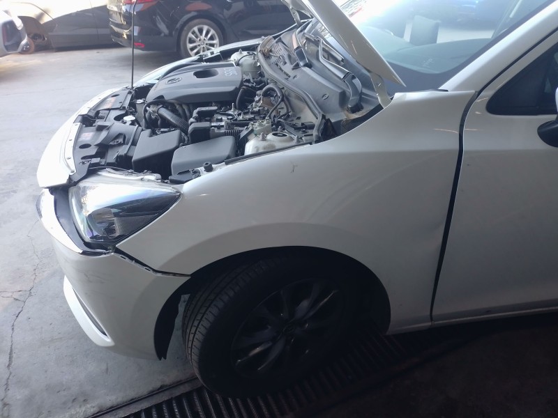 Recambio de aleta delantera izquierda para mazda 2 hatchback (dl, dj) 1.5 skyactiv-g referencia OEM IAM   