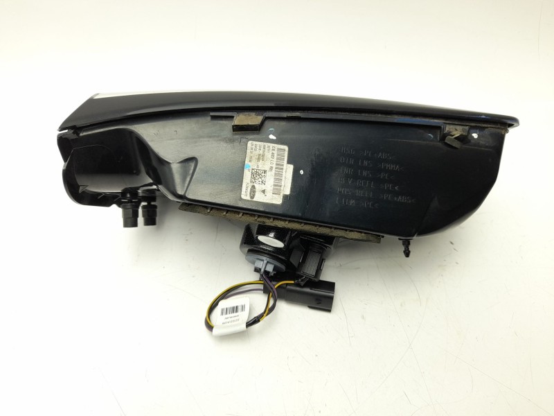 Recambio de piloto trasero derecho interior para ford kuga iii (dfk) 2.5 fhev referencia OEM IAM LV4B13A602AN  