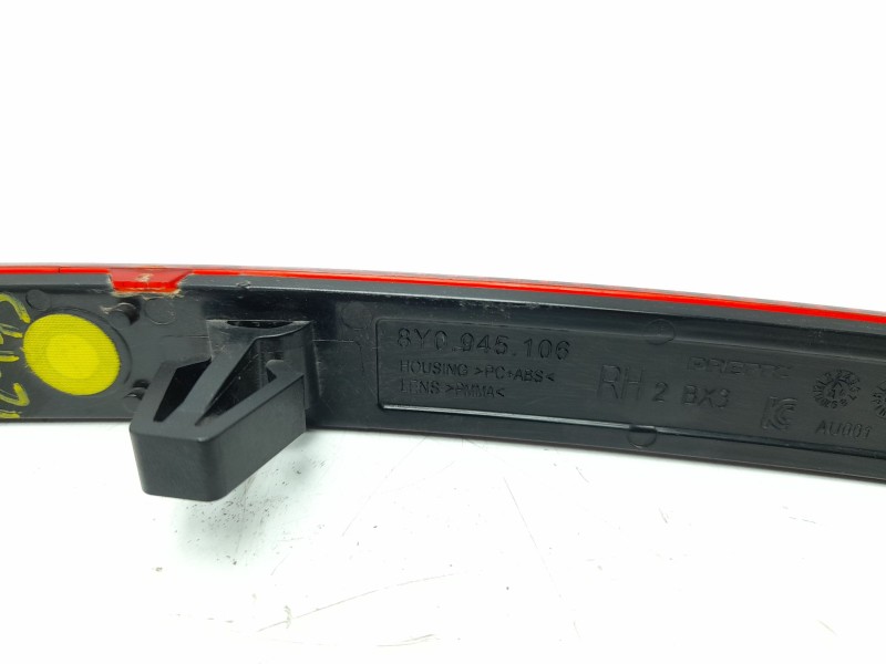 Recambio de piloto trasero derecho paragolpes para audi a3 sportback (8ya, 8yf) 30 tdi referencia OEM IAM 8Y0945106  