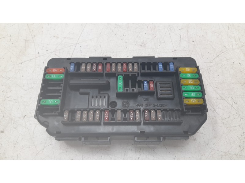 Recambio de caja reles / fusibles para bmw 3 (f30, f80) 330 e referencia OEM IAM 9389069  