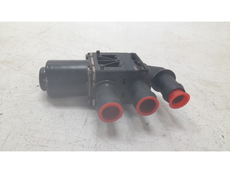 Recambio de valvula intercambio de calefaccion para bmw 3 (f30, f80) 330 e referencia OEM IAM 64119147347  