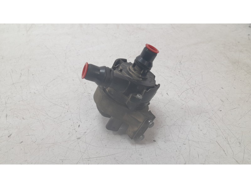 Recambio de bomba agua para bmw 3 (f30, f80) 330 e referencia OEM IAM 7643949  