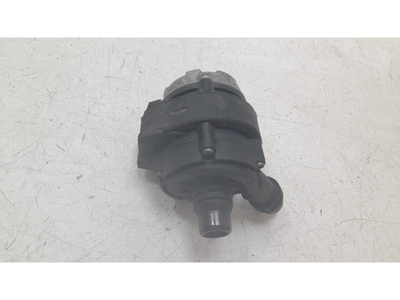 Recambio de bomba agua para bmw 3 (f30, f80) 330 e referencia OEM IAM 863824002  