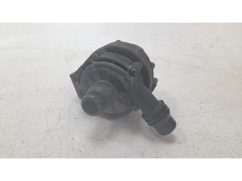 Recambio de bomba agua para bmw 3 (f30, f80) 330 e referencia OEM IAM 863823902  