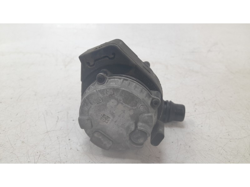Recambio de bomba agua para bmw 3 (f30, f80) 330 e referencia OEM IAM 863823902  