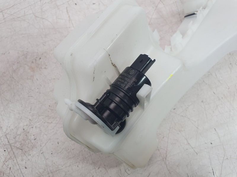 Recambio de deposito limpia para renault clio v referencia OEM IAM 289108657R  