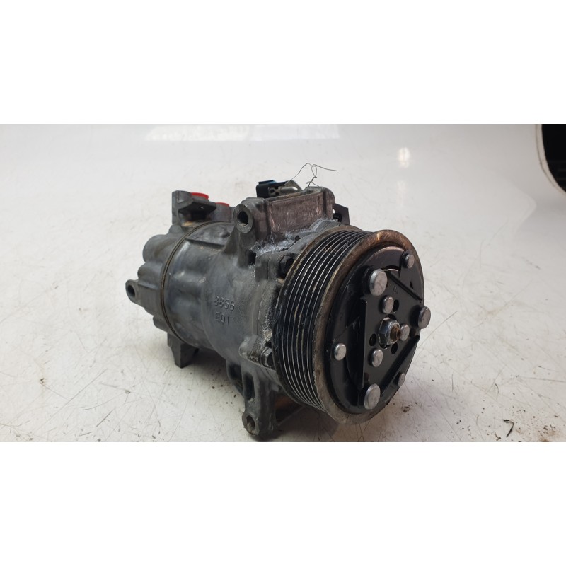 Recambio de compresor aire acondicionado para renault clio v (b7_) 1.0 lpg (b7mt) referencia OEM IAM 926005450R  