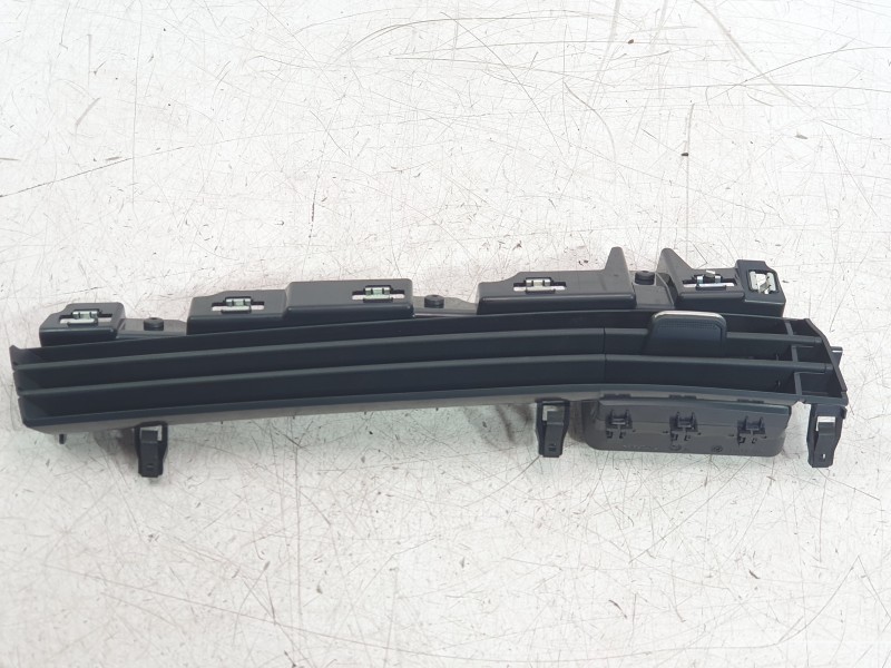 Recambio de aireador central para renault clio v referencia OEM IAM 687504042R  