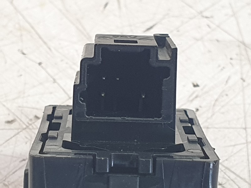 Recambio de mando elevalunas trasero izquierdo para renault clio v referencia OEM IAM 254218388R  