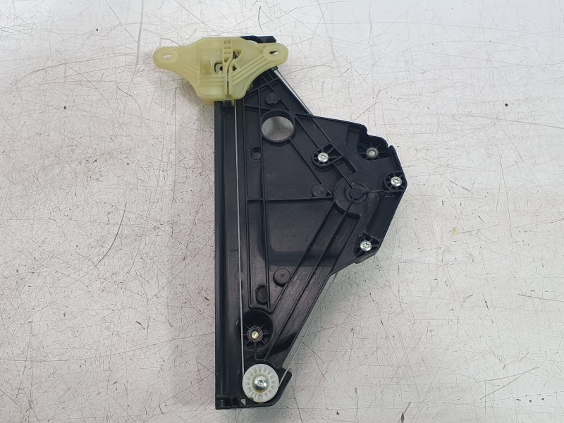 Recambio de elevalunas trasero derecho para renault clio v referencia OEM IAM 827209773R  