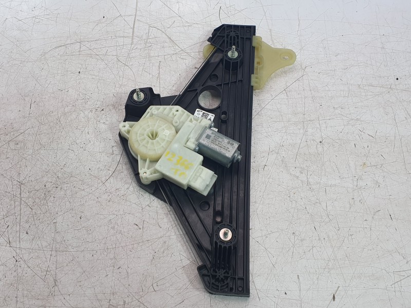 Recambio de elevalunas trasero derecho para renault clio v referencia OEM IAM 827209773R  