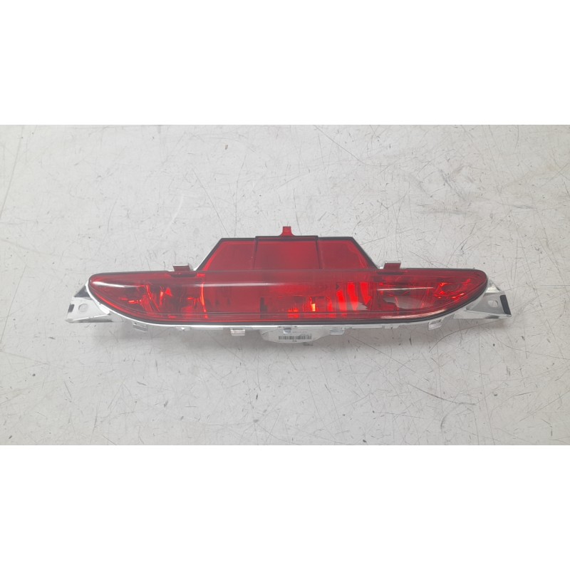 Recambio de piloto trasero central para citroën c4 iii (ba_, bb_, bc_) 1.2 puretech 130 (bahnsa, bahnsb) referencia OEM IAM 9674