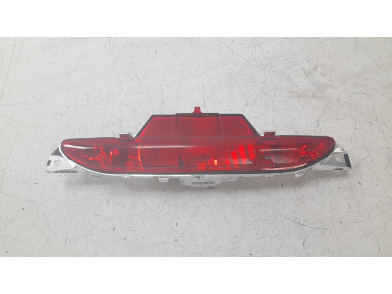 Recambio de piloto trasero central para citroën c4 iii (ba_, bb_, bc_) 1.2 puretech 130 (bahnsa, bahnsb) referencia OEM IAM 9674