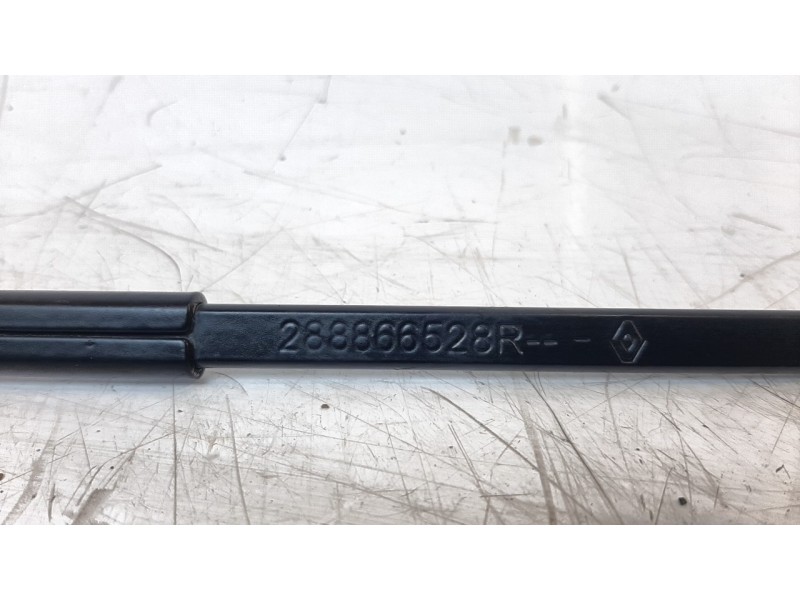 Recambio de brazo limpia delantero derecho para renault captur limited referencia OEM IAM 288866528R  