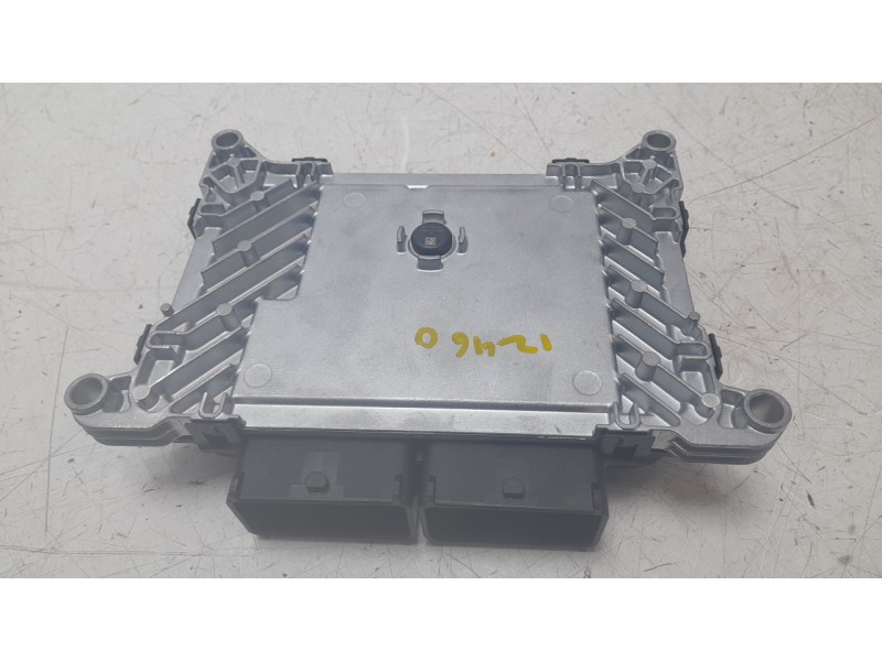 Recambio de centralita motor uce para byd seal u 1.5 plug-in hybrid awd referencia OEM IAM 13690808  