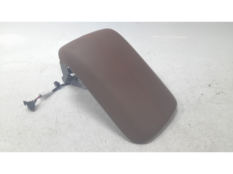 Recambio de apoyabrazos central para byd seal u 1.5 plug-in hybrid awd referencia OEM IAM 1457266300  