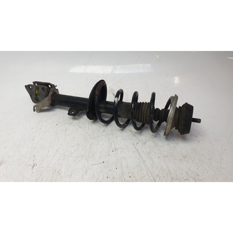 Recambio de amortiguador delantero derecho para dacia duster (hs_) 1.2 tce 125 referencia OEM IAM 543026656R  