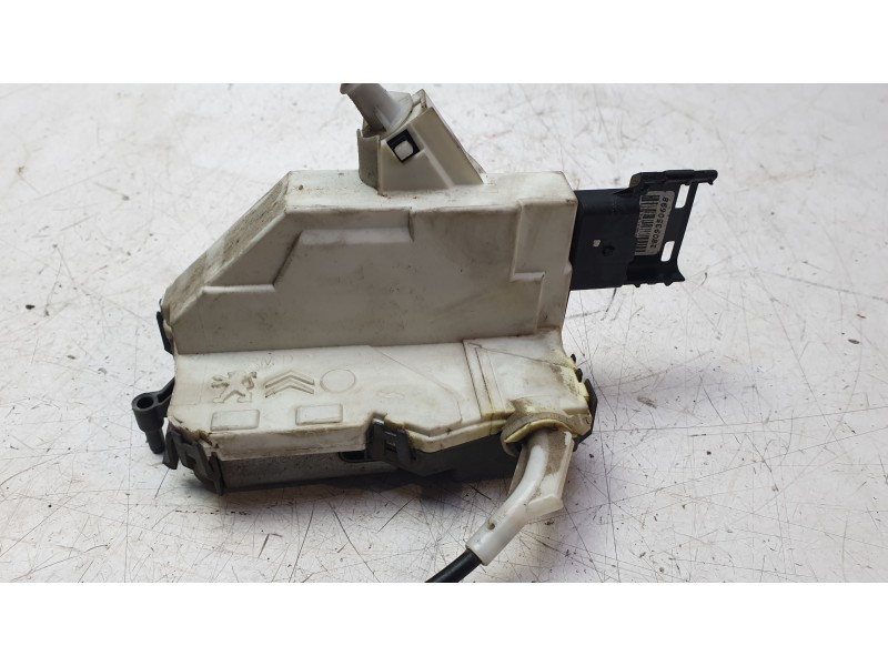 Recambio de cerradura puerta delantera derecha para citroën c5 iii break (rw_) 2.0 hdi 140 referencia OEM IAM 9800618180  