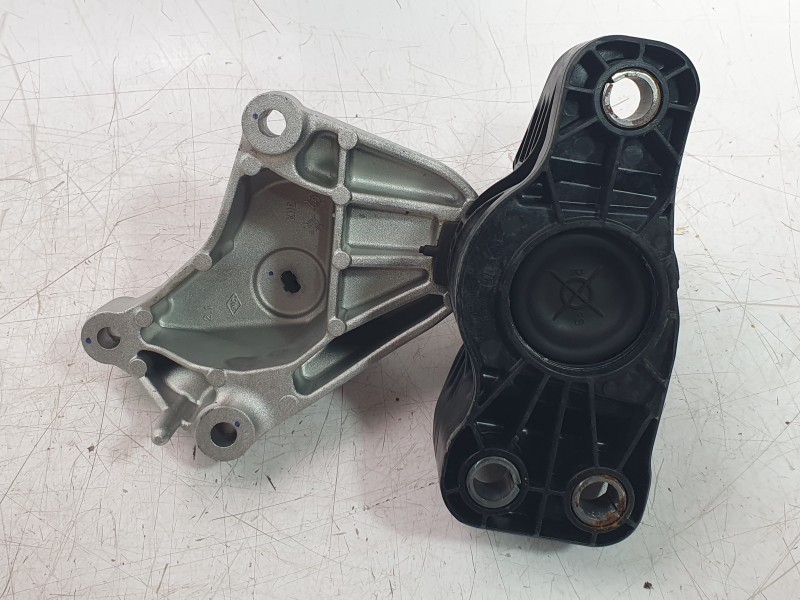 Recambio de soporte motor derecho para renault clio v referencia OEM IAM 112323904R  