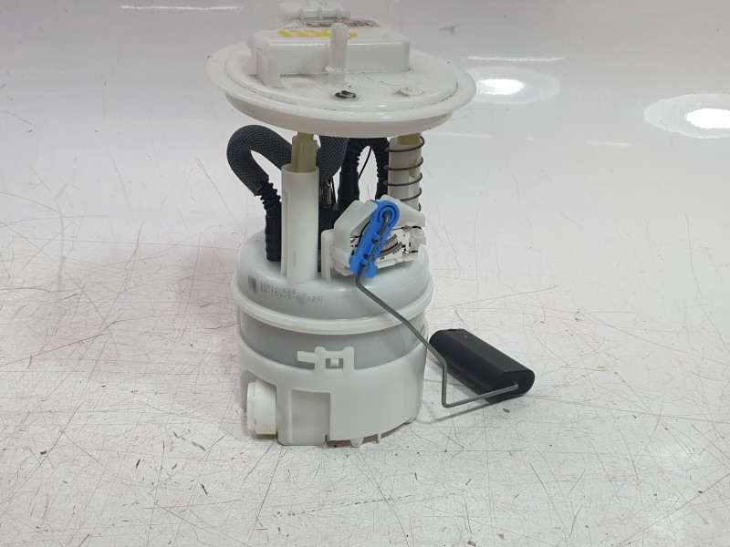 Recambio de bomba combustible para renault clio v referencia OEM IAM 172021210R  