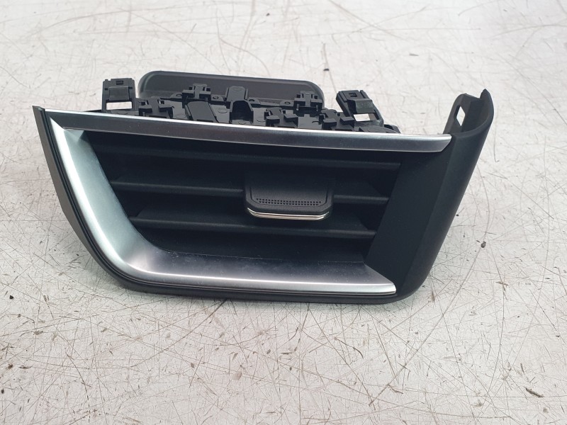 Recambio de aireador derecho para renault clio v referencia OEM IAM 687609662R  