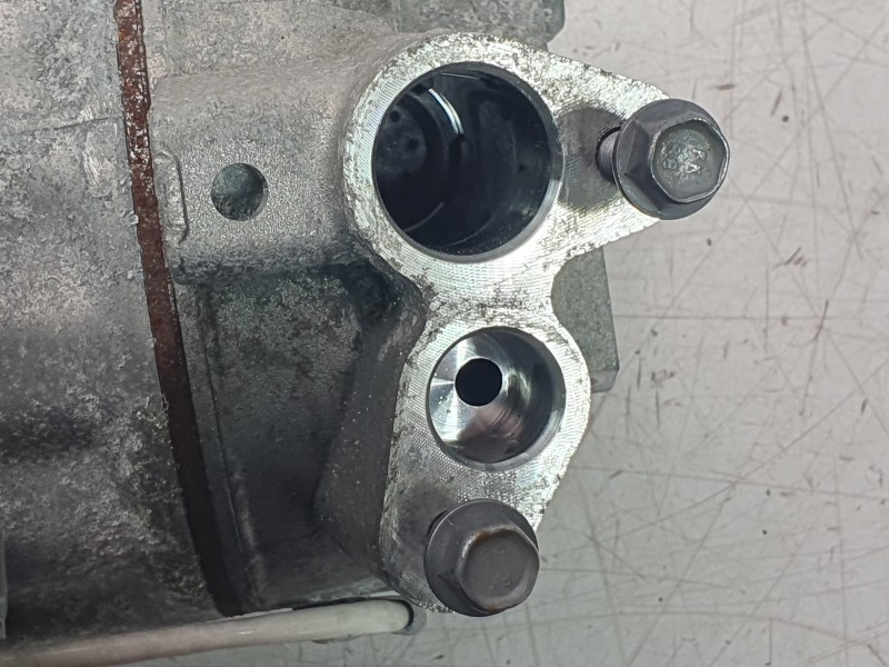Recambio de compresor aire acondicionado para renault clio v referencia OEM IAM 926004423R  