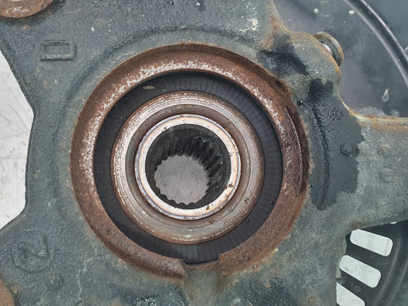 Recambio de mangueta delantera derecha para renault clio v referencia OEM IAM 400142942R  