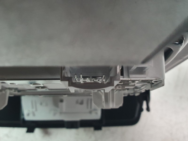 Recambio de luz interior para renault clio v referencia OEM IAM 264306192R  