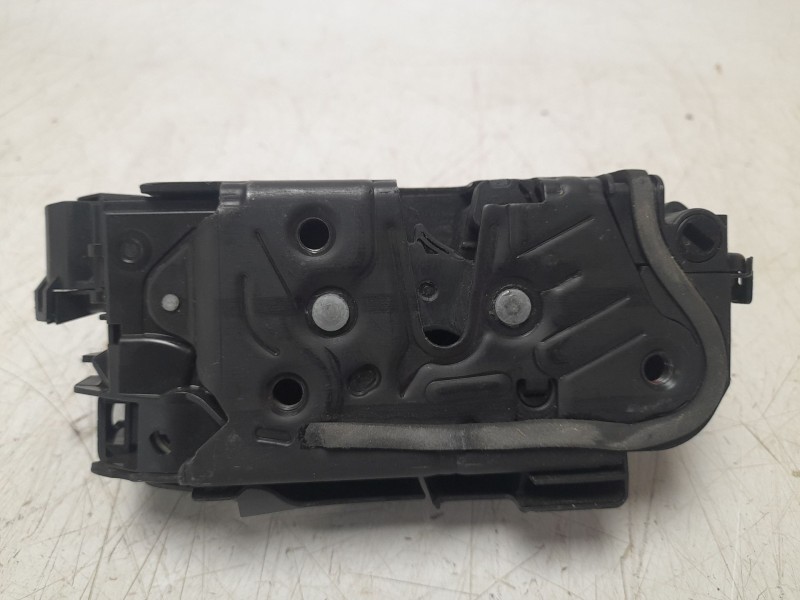 Recambio de cerradura puerta delantera derecha para seat arona 1.6 tdi referencia OEM IAM 5TB837016A  