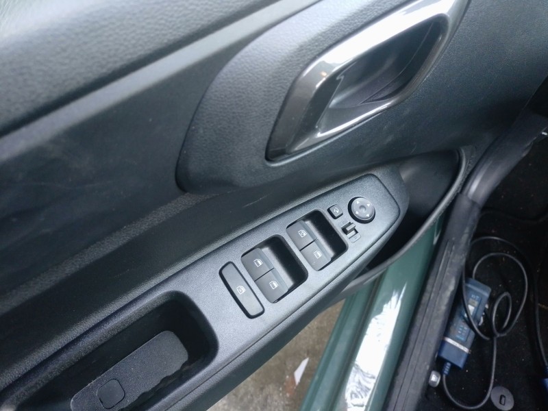 Recambio de mando elevalunas delantero izquierdo para hyundai i10 iii (ac3, ai3) 1.0 mpi referencia OEM IAM   