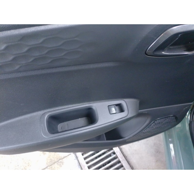 Recambio de mando elevalunas trasero izquierdo para hyundai i10 iii (ac3, ai3) 1.0 mpi referencia OEM IAM   