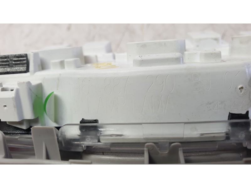 Recambio de luz interior para citroën c3 aircross ii van (2c_, 2r_) puretech 82 referencia OEM IAM 96887290B  