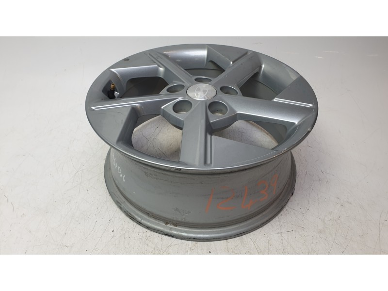 Recambio de llanta para hyundai kona 1.0 t-gdi referencia OEM IAM 52910BE150  