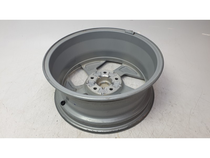 Recambio de llanta para hyundai kona 1.0 t-gdi referencia OEM IAM 52910BE150  