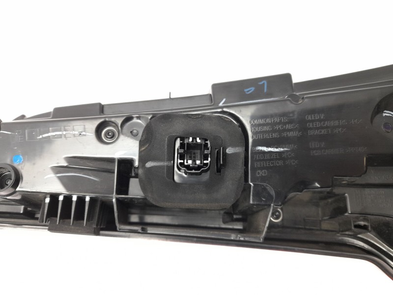 Recambio de piloto trasero izquierdo para audi q5 sportback (fyt) 35 tdi referencia OEM IAM 80A945075B  