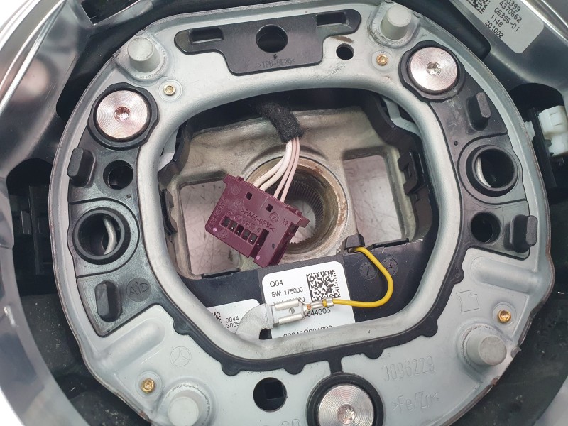 Recambio de volante para mercedes-benz clase a berlina (bm 177) a 200 d (117.112) referencia OEM IAM A0040053699 / A0004609701  