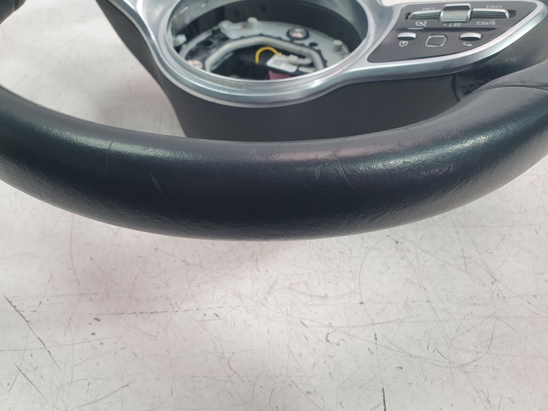 Recambio de volante para mercedes-benz clase a berlina (bm 177) a 200 d (117.112) referencia OEM IAM A0040053699 / A0004609701  