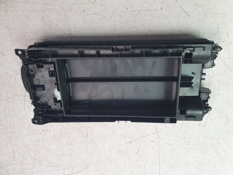 Recambio de apoyabrazos central para mercedes-benz clase a berlina (bm 177) a 200 d (117.112) referencia OEM IAM A1776806603  