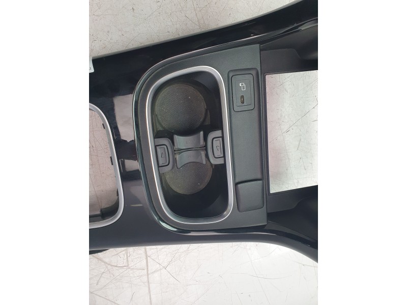 Recambio de moldura para mercedes-benz clase a berlina (bm 177) a 200 d (117.112) referencia OEM IAM A1776802503  