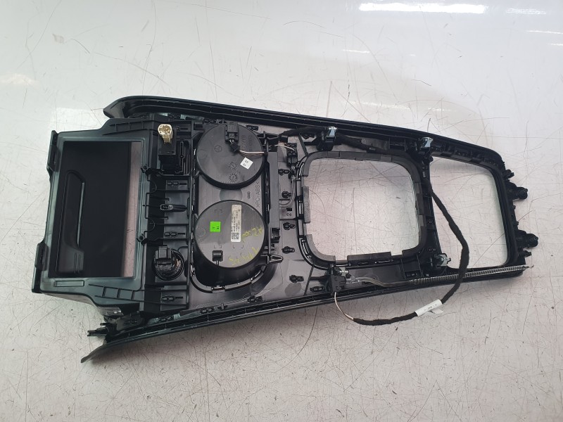 Recambio de moldura para mercedes-benz clase a berlina (bm 177) a 200 d (117.112) referencia OEM IAM A1776802503  