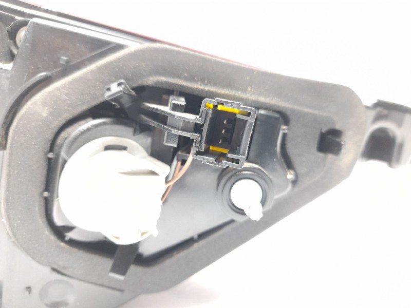 Recambio de piloto trasero derecho interior para renault megane iv sport tourer (k9a/m/n_) 1.3 tce 140 (k9nb) referencia OEM IAM